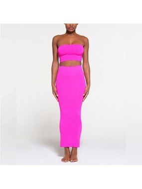 SKIMS Soft Smoothing Seamless Long Tube Skirt- Large